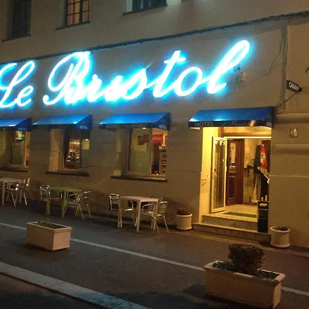 ル ブリストル ホテル